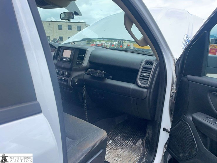 2019-dodge-1500-image-18