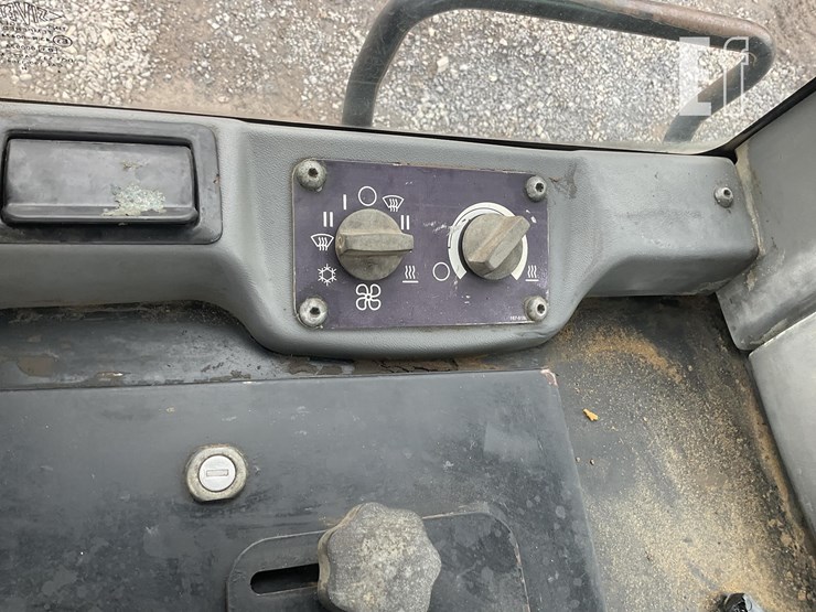 2005-caterpillar-953c-image-15