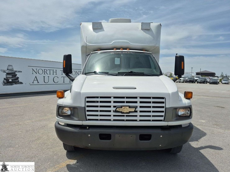 2006-chevrolet-kodiak-c5500-image-2