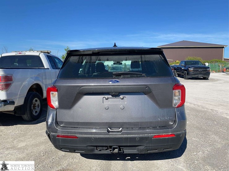 2020-ford-explorer-image-7