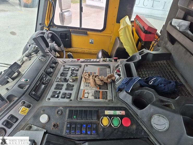 2018-mack-lr633-t/a-refuse-truck-image-20