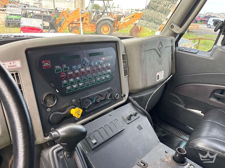 2014-international-durastar-4300-image-15