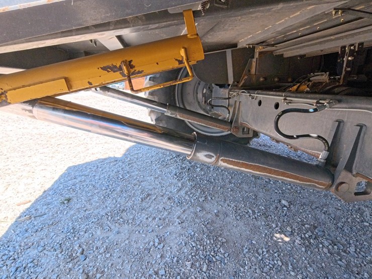 2012-massey-ferguson-9520-image-22