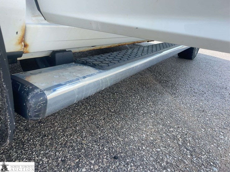 2016-dodge-1500-image-23
