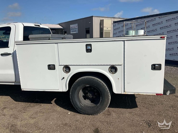 2019-chevrolet-silverado-3500hd-image-18