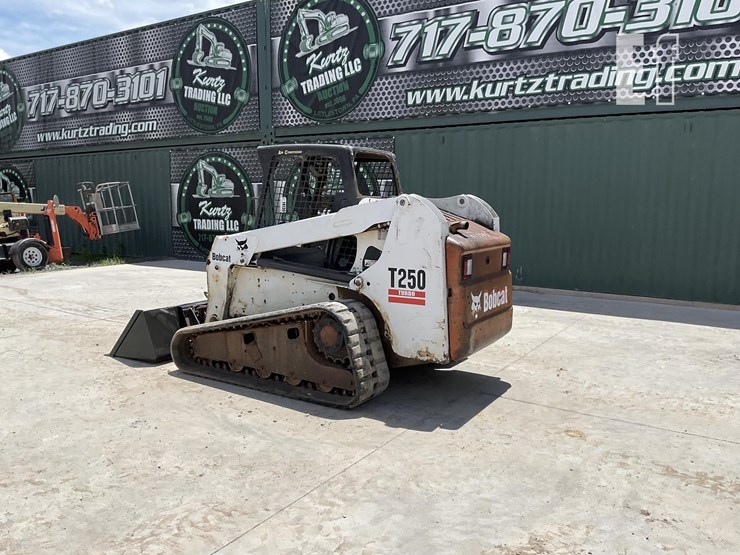 2003-bobcat-t250-image-2