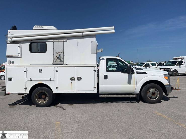 2011-ford-f350-image-4