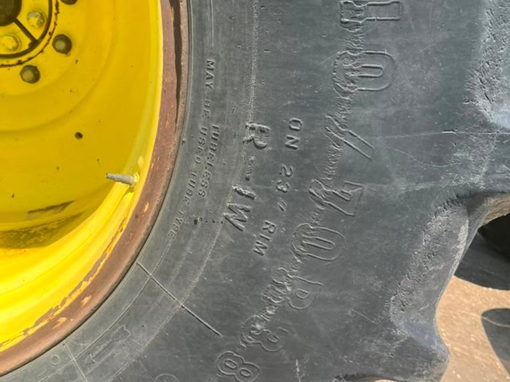 john-deere-8400-image-32