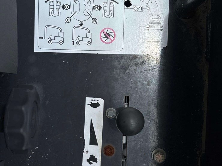 2017-madvac-lr50t-ride-on-litter-vacuum-image-33