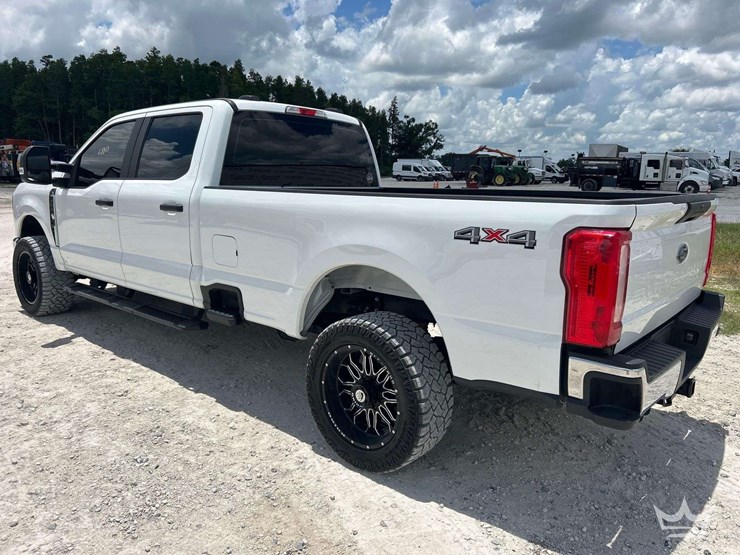2023-ford-f250-image-4