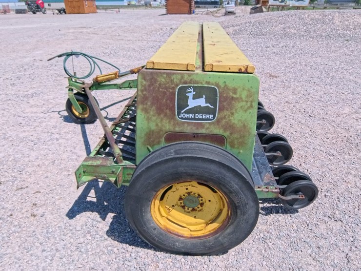 john-deere-8300-image-1