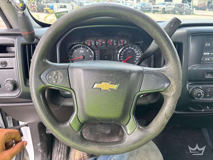 2018-chevrolet-silverado-1500-image-13