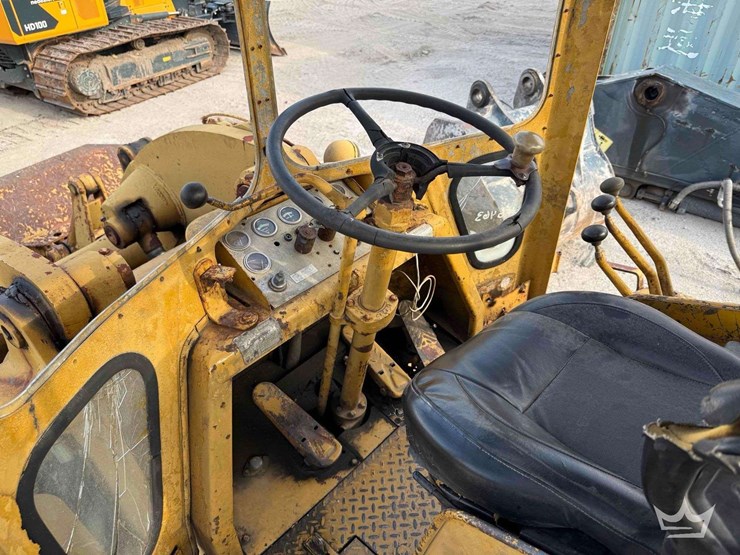 1965-caterpillar-966b-image-34