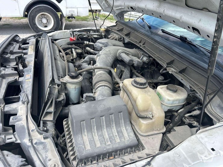 2015-ford-f550-image-8