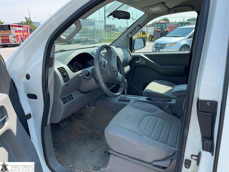 2013-nissan-frontier-image-11