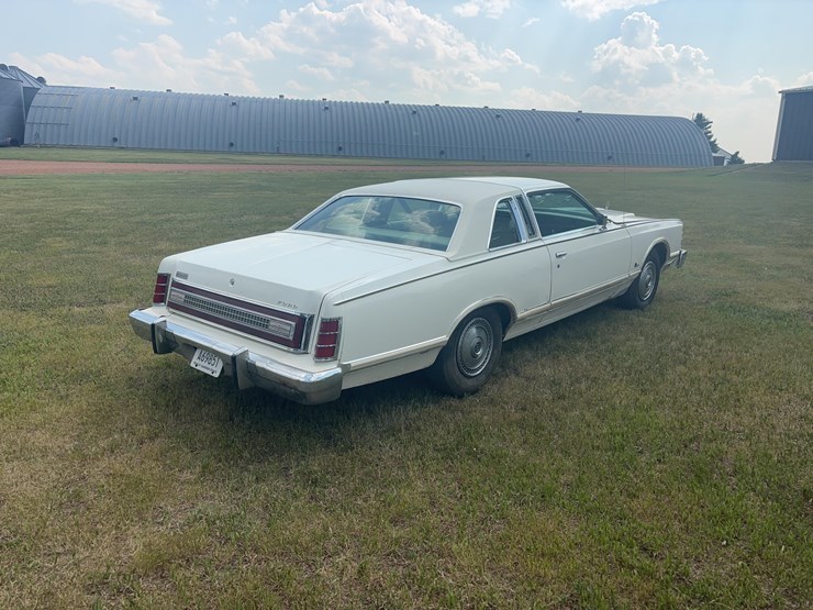 1976-ford-ltd-landau-image-5