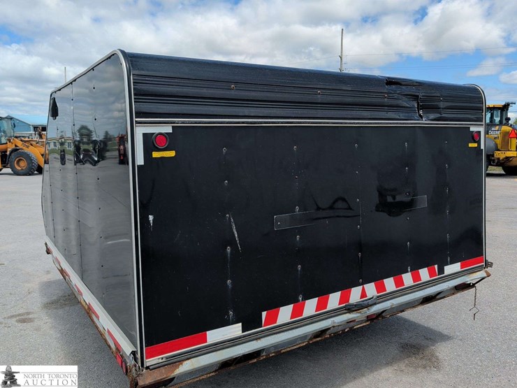2013-l&b-moore-s/a-enclosed-trailer-image-3