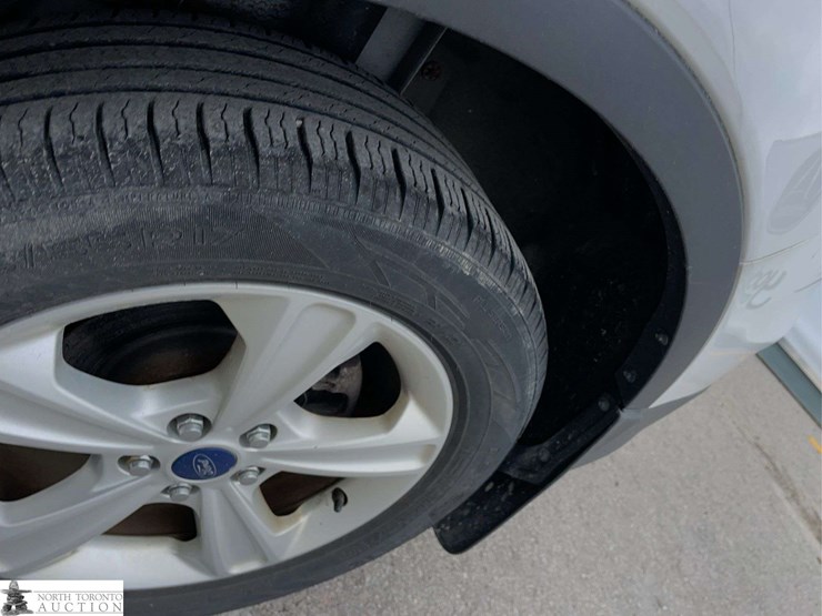2016-ford-escape-image-26