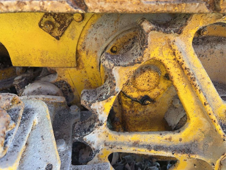 caterpillar-ten-image-36