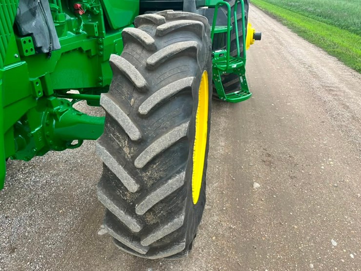 john-deere-8300-image-32