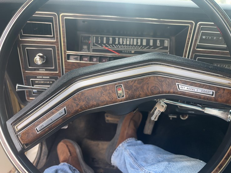 1976-ford-ltd-landau-image-26