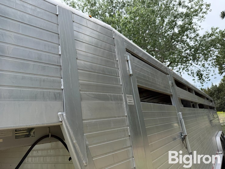 2020-hillsboro-32'-tri/a-aluminum-livestock-trailer-image-18