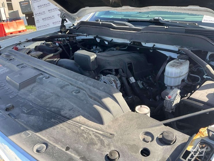 2019-chevrolet-silverado-3500hd-image-16