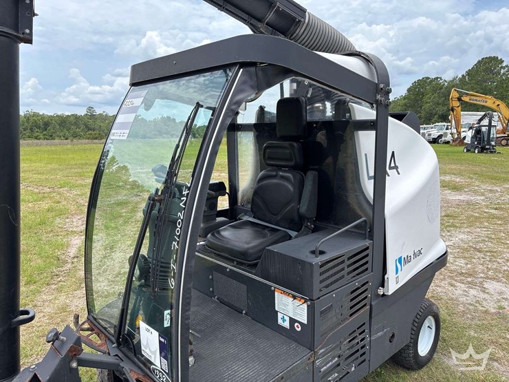 2017-madvac-lr50t-ride-on-litter-vacuum-image-50