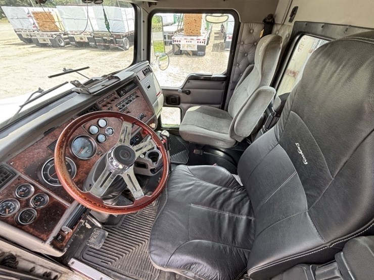 2004-kenworth-t800-image-27