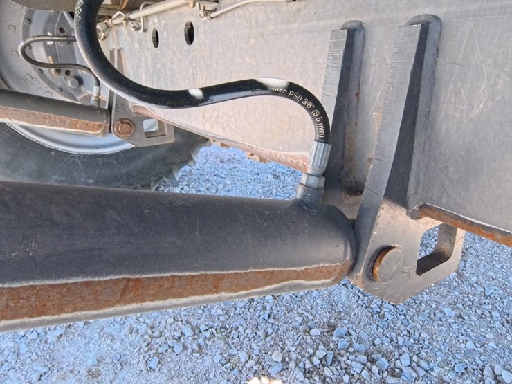 2012-massey-ferguson-9520-image-28