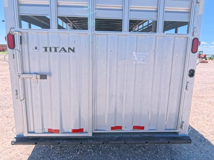 2014-titan-trailer-image-20