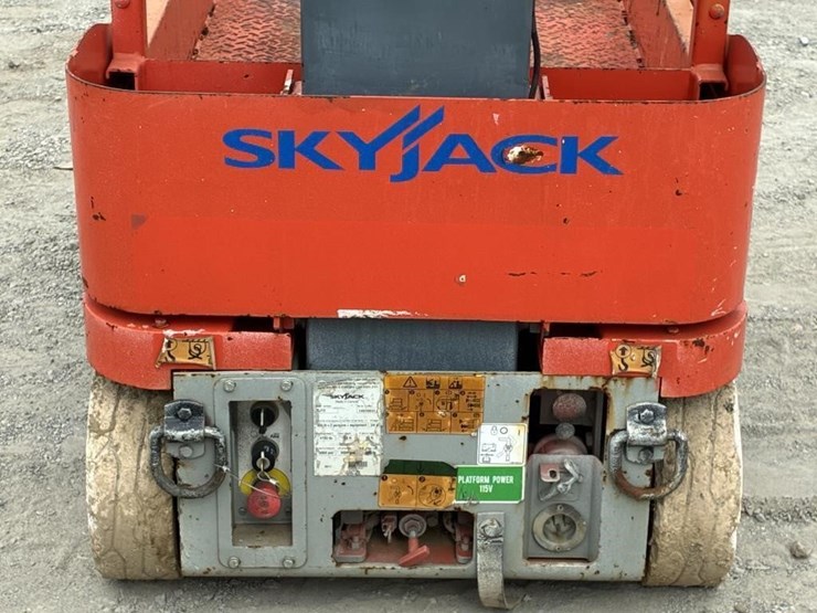 2011-skyjack-sj12-image-6