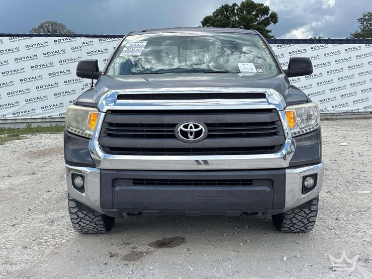 2014-toyota-tundra-image-23