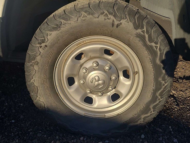 2015-dodge-3500-image-7