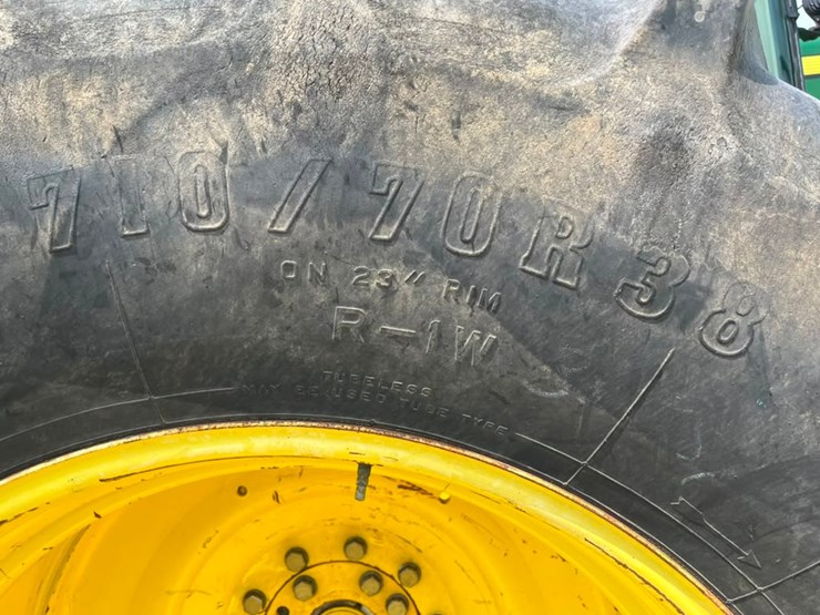 john-deere-8330-image-34