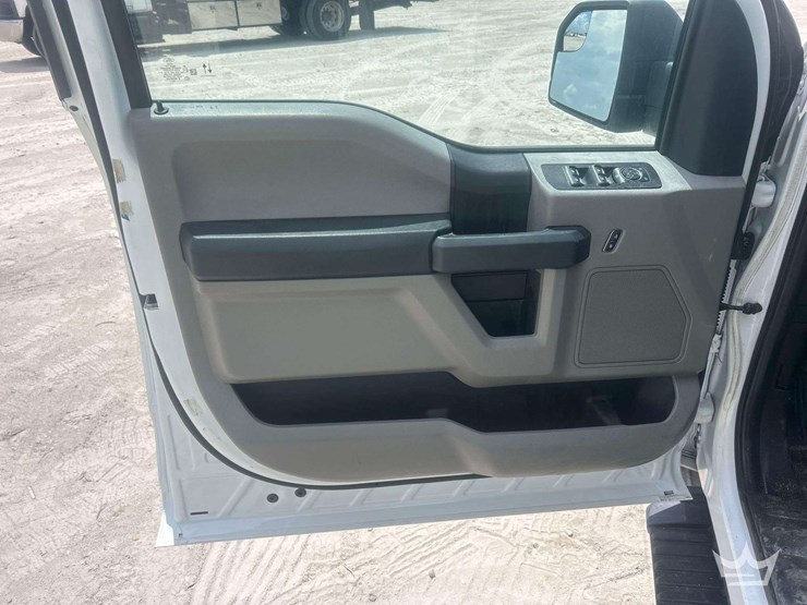 2019-ford-f150-image-14
