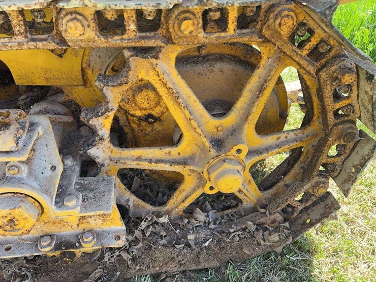 caterpillar-ten-image-35