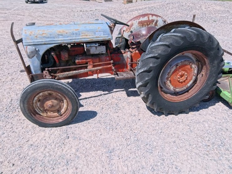 ford-8n-image-9