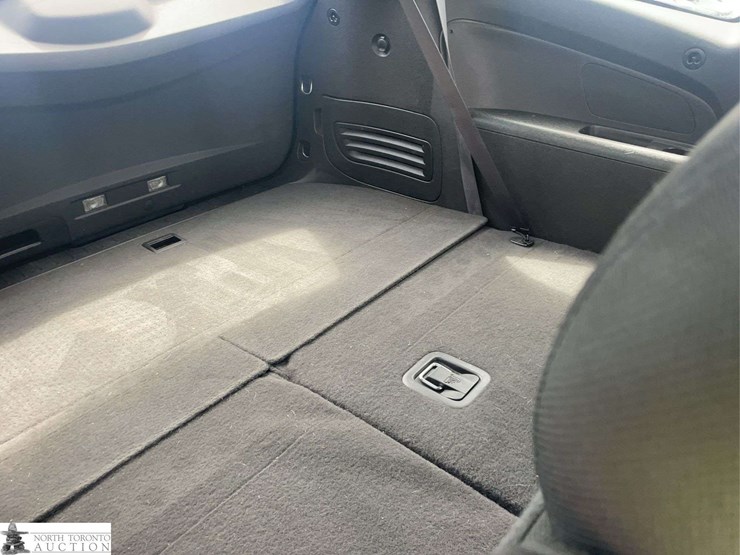 2010-chevrolet-traverse-image-19