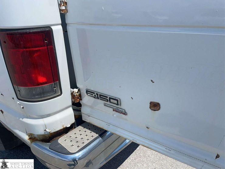 2012-ford-cargo-image-34