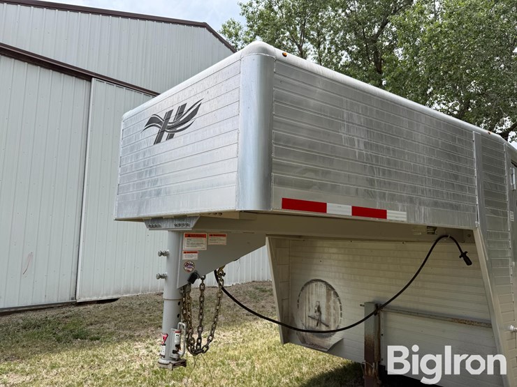 2020-hillsboro-32'-tri/a-aluminum-livestock-trailer-image-9