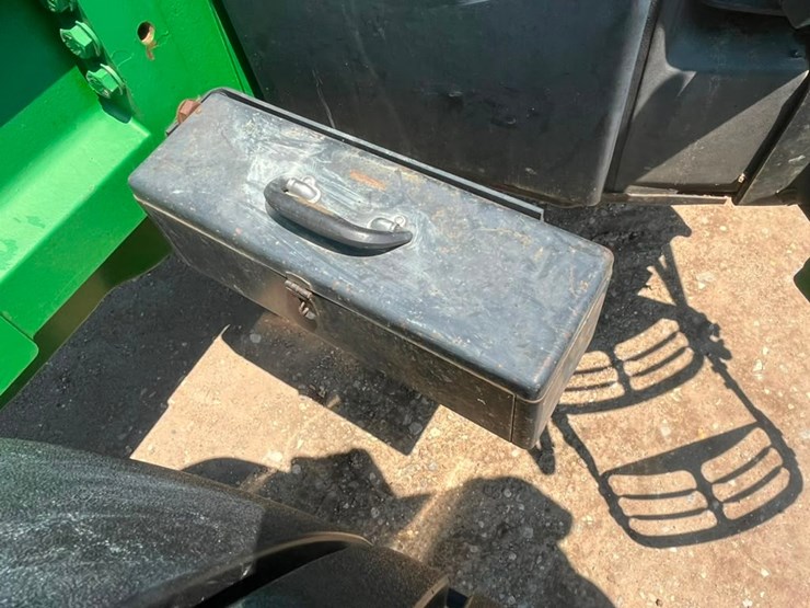john-deere-8400-image-59