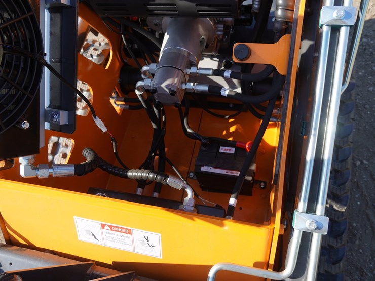 #1021-•-unused-landhonor-lhr-t460s2-tracked-mini-stand-on-skid-steer-loader---middlefield,-ohio-image-15