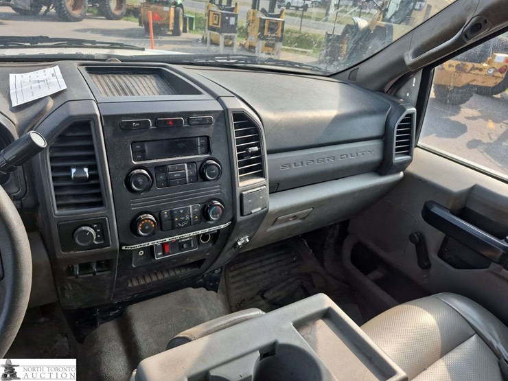 2017-ford-f350-image-16