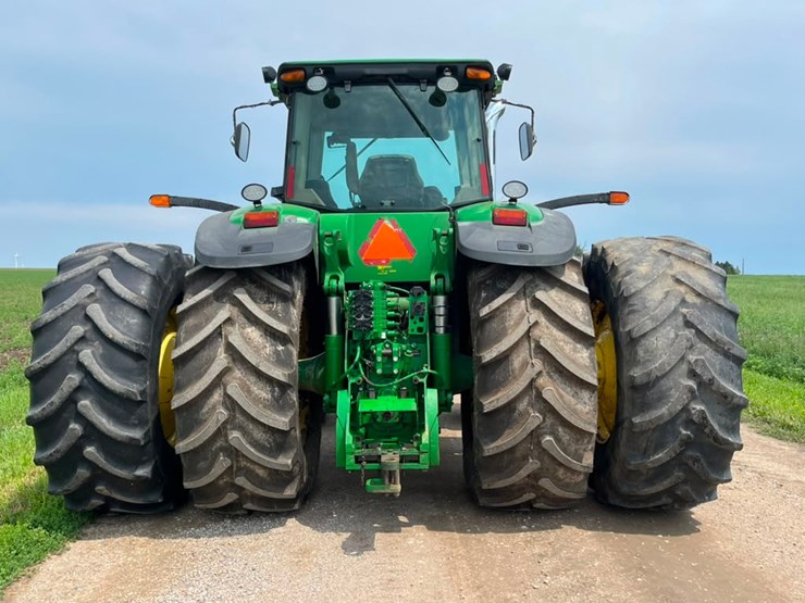 john-deere-8330-image-8