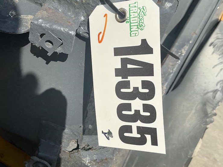 2015-deere-304k-image-18