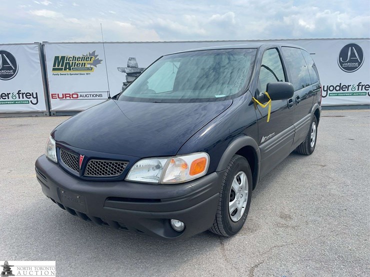 2004-pontiac-montana-image-1