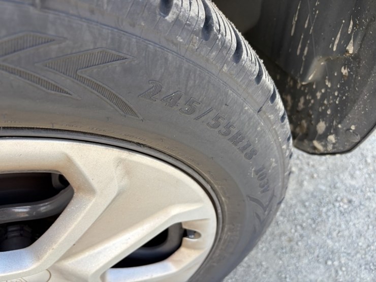 2016-ford-explorer-image-18