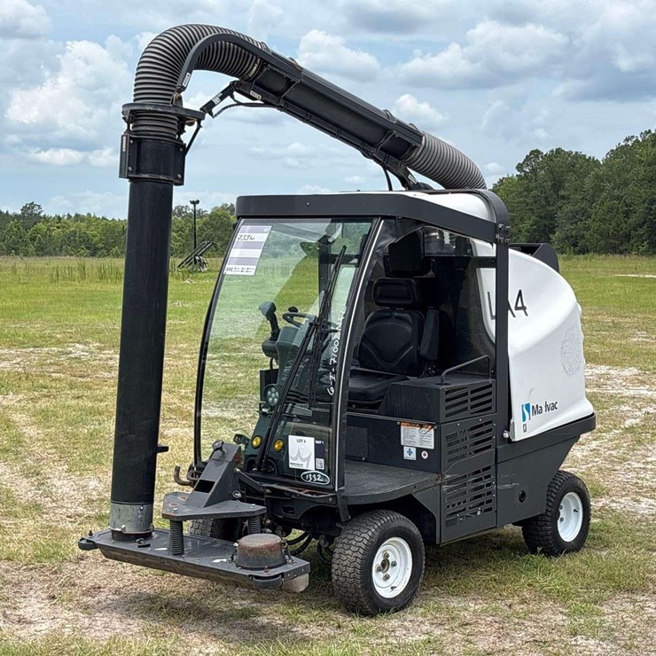 2017 MadVac LR50T Ride-On Litter Vacuum