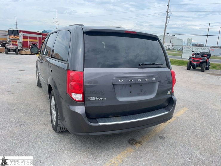 2016-dodge-grand-caravan-sxt-image-7